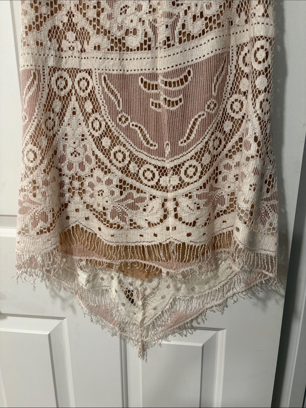 Dolce & Gabbana Women's Lace-Overlay skirt. - Picture 6 of 8